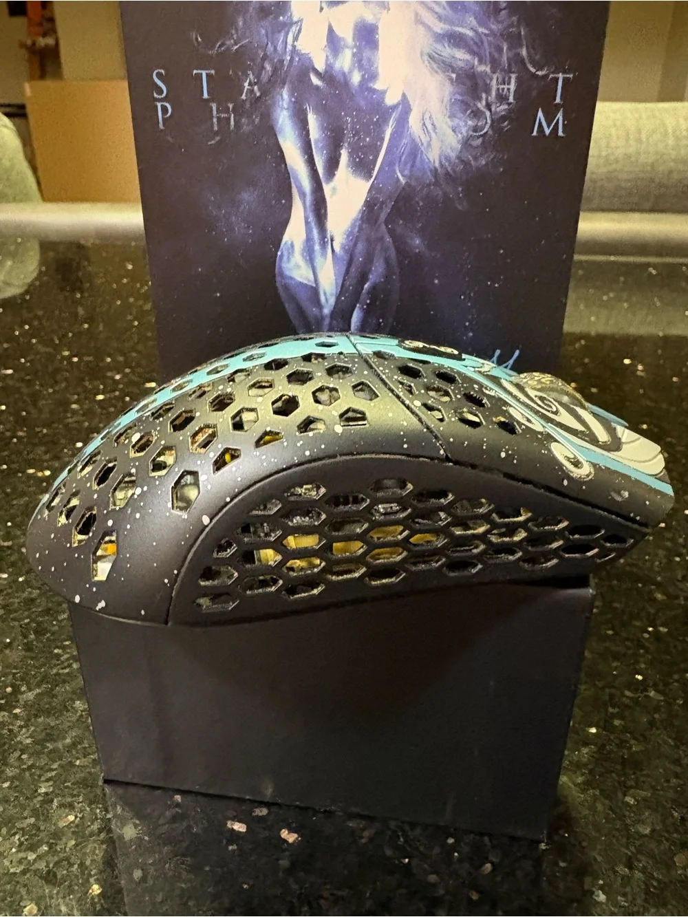 Finalmouse Starlight-12 Phantom Medium Honeycomb Gaming Mouse - Black/Light Blue